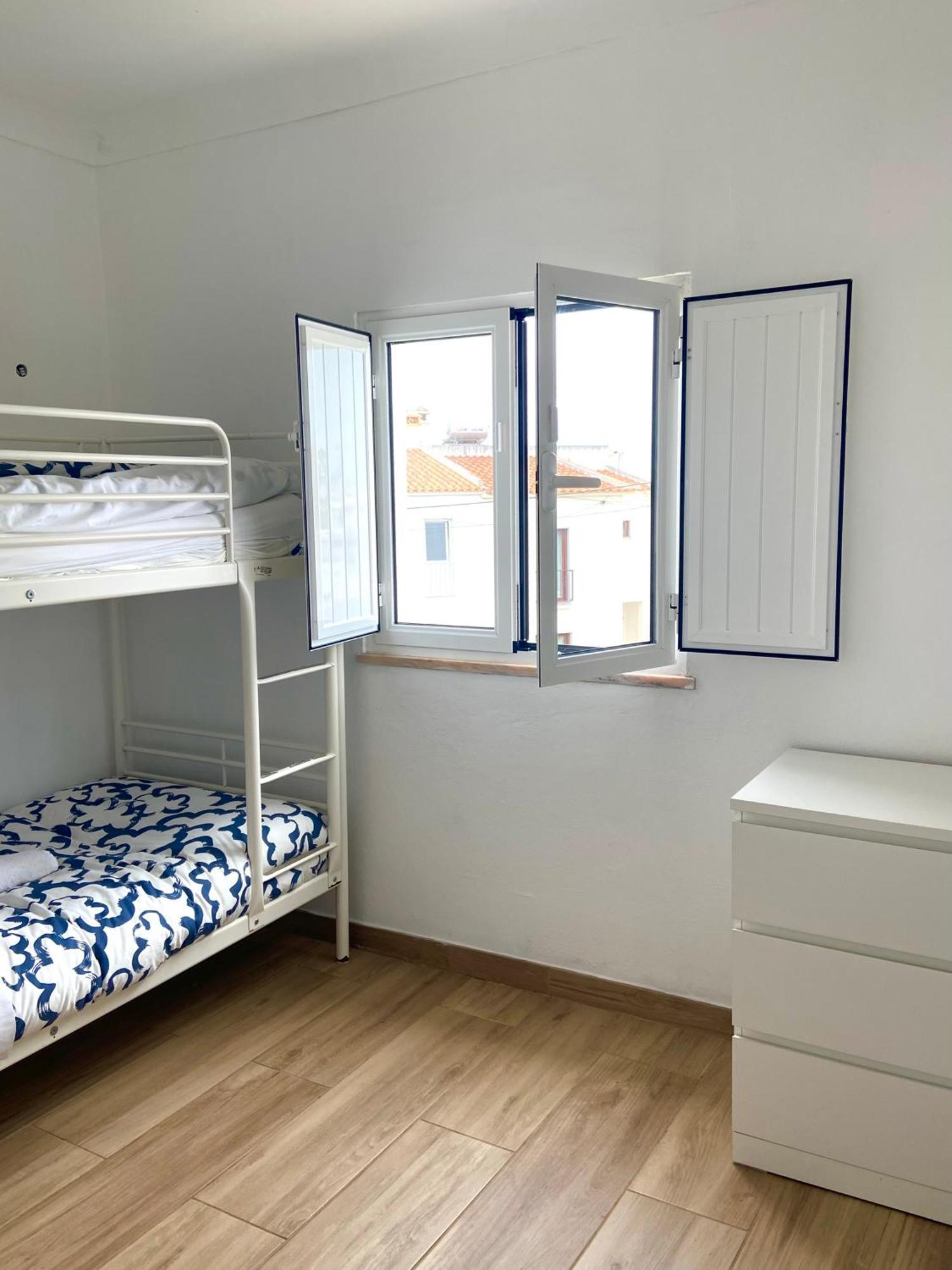 Pirata Milfontes Guest House Вила-Нова-де-Мильфонт Экстерьер фото